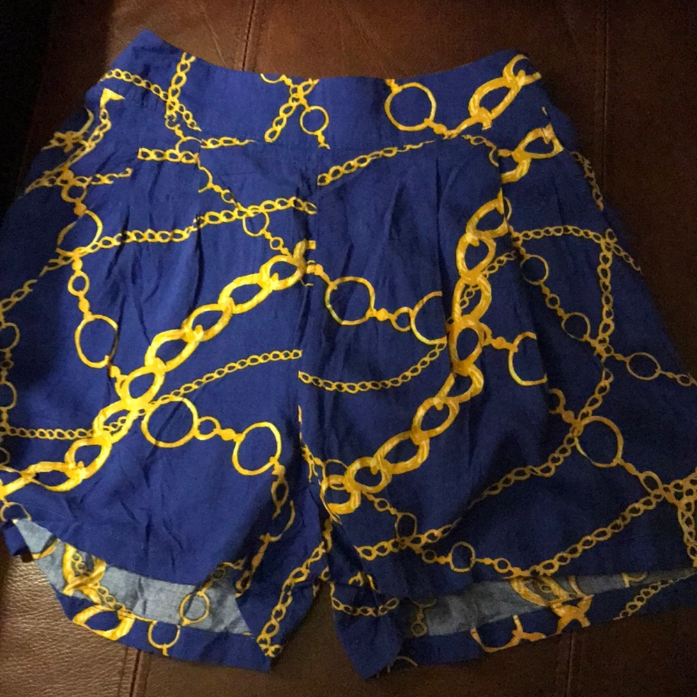 Shorts - Picture 2 of 5
